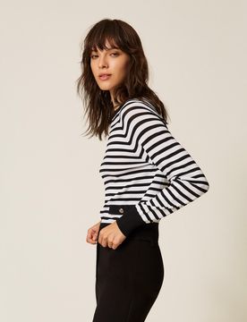 Pull ras-du-cou rayé