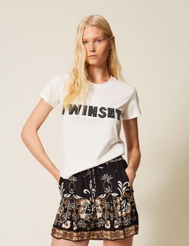 T-shirt avec patch siglé brodé