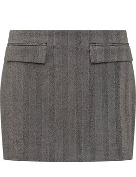 Chic Mini Skirt in Luxurious Wool