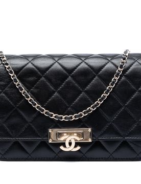 Quilted Lambskin Golden Class Wallet On Chain
