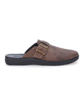 Pantofola marrone con fibbia regolabile 19DG 46
