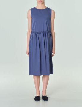Abito midi smanicato in popeline blu dalla linea svasata con arricciatura in vita