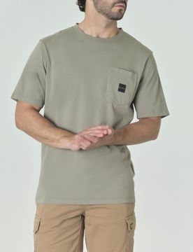 T-shirt mezza manica verde militare in cotone stretch con taschino sul petto e scritta sul retro nera