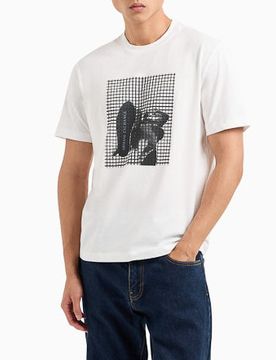 T-shirt bianca mezza manica con stampa fotografica e griglia a quadretti