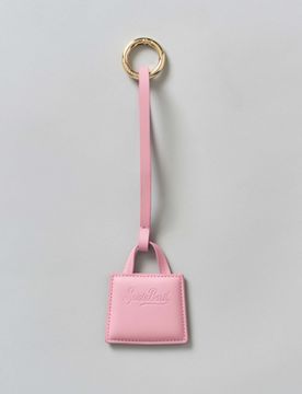 Portachiavi Bag Charm in pelle rosa liscia con anello logato