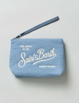 Pochette Aline azzurra in mussola di cotone con scritta logo bianca ricamata