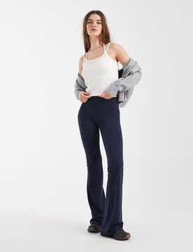 Ultra Luxe - Unsichtbare, ausgestellte Leggings in Marineblau mit gerafftem Design Marineblau 42