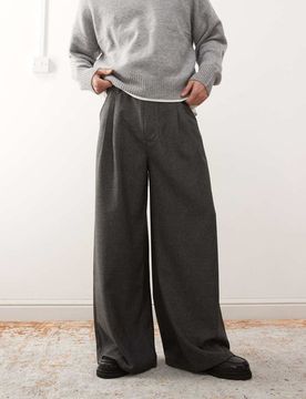 Hose in Grau kariert mit weitem Beinschnitt Grau W44