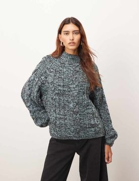 Pull en maille torsadée à col montant et manches volumineuses - Bleu et chocolat S