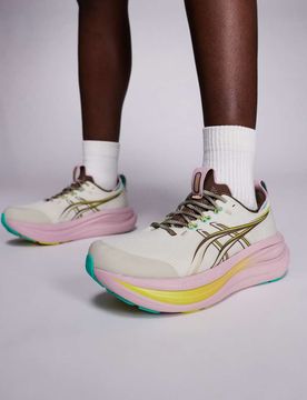 Gel-Nimbus 28 TR - Lauf-Sneaker in Wollweiß und Lila-Neutral Neutral 42.5
