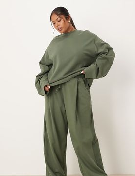 ASOS DESIGN Curve - Pantalon de jogging ample d'ensemble avec empiècement gaufré - Kaki-Vert 3XL