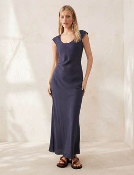 Asymmetrisches Maxikleid in Marineblau mit U-Ausschnitt Marineblau 40