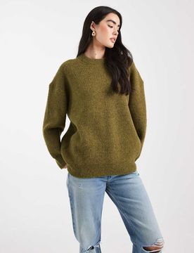Gerippter Oversize-Pullover in Olivgrün mit Rundhalsausschnitt und Cocoon-Ärmeln Grün L