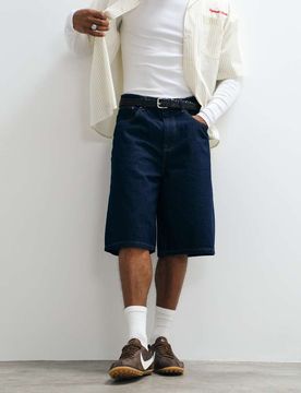 Locker geschnittene Jeans-Jorts in Indigoblau-Navy Navy 44