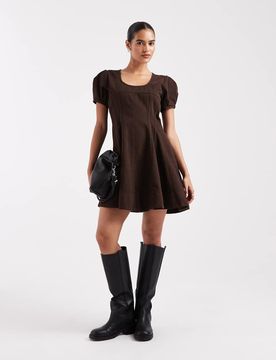 Mini-Jeanskleid in Schokobraun mit Ziernaht-Brown Brown 36