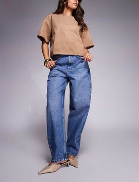 Schmal geschnittene Barrel-Jeans in dunklem Mittelblau mit hohem Bund Blau 42