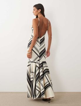 Robe longue à col montant et dos ouvert - Noir et blanc-multicolore 40