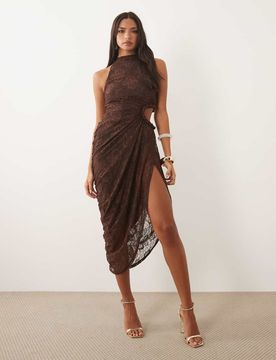 Robe longue en dentelle avec découpe froncée - Chocolat-Marron 42