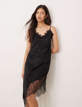 Robe longue en satin avec ourlet asymétrique bordé de dentelle - Noir 38