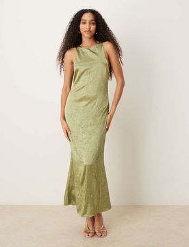 Robe longue en satin froissé avec dos nageur effet torsadé - Olive-Vert 44