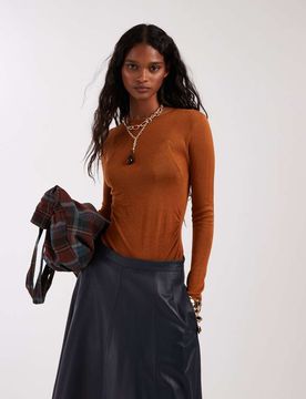 Weiches transparentes Strickoberteil in Rostrot mit seitlicher Raffung-Rotbraun Rotbraun L