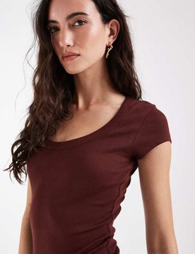 T-shirt effet rétréci à encolure dégagée - Chocolat-Marron S