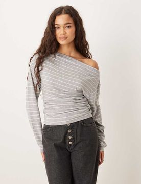 Top asymétrique cintré à rayures et à manches longues - Gris L