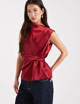 Top torsadé drapé en tissu satiné - Rouge 44