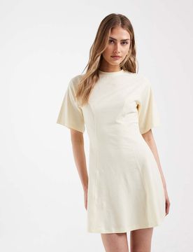 Tailliertes Minikleid in Buttermilchgelb mit Ziernaht Gelb 40
