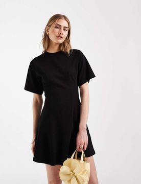 Tailliertes Minikleid in Schwarz mit Ziernaht Schwarz 36