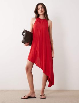 Voluminöses Minikleid aus Funktionsmaterial in Rot mit asymmetrischem Saum Rot 36