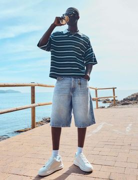 Weite Jeans-Bermudashorts in Mittelblau Blau 44