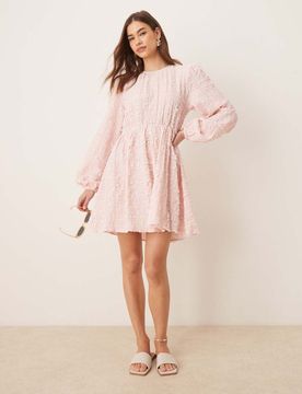 Robe courte texturée avec dos nu noué et manches volumineuses - Rose S