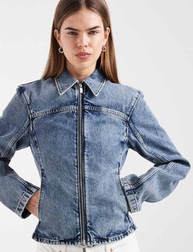 Schmal geschnittene Jeansjacke in mittelblauer Waschung mit Reißverschluss Blau 36