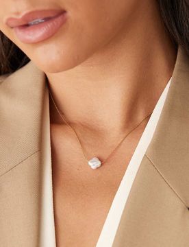 Collier en acier inoxydable plaqué or 18 carats avec pendentif perle en forme de trèfle-Doré