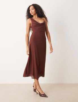 Maxikleid in Braun mit Strassverzierung und asymmetrischem Wasserfallausschnitt-Rot Rot L