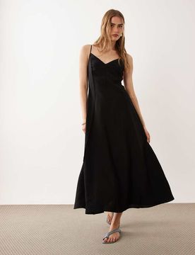 Robe mi-longue sans manches avec col V et détails plissés - Noir XS