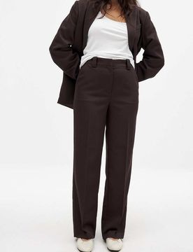 Gerade geschnittene Anzughose aus Twill in Braun mit mittelhohem Bund Braun 38