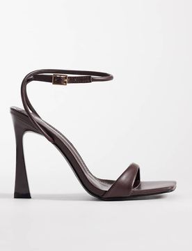 Simmi London Wide Fit - Kareena - Filigrane Sandaletten in Schokobraun-Brown Brown 42