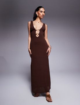 Maxikleid in Schokobraun mit tiefem Ausschnitt und Ringdetail Braun 38