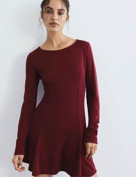 Kurzes Kleid in Weinrot mit schwingendem Saum Rot S