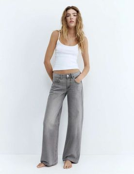 Jeans in Blassgrau mit geradem Bein und niedrigem Bund Grau 34
