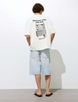 T-Shirt in Wollweiß mit Grafik Weiß S