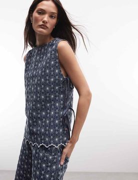 Oberteil aus Chambray-Denim in Indigoblau mit Zierausschnitt und Bindedetail, Kombiteil Blau 36
