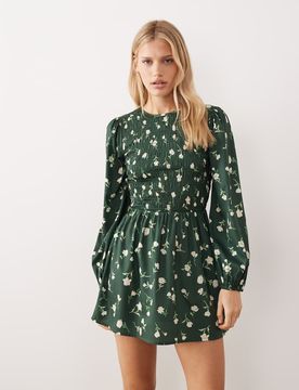 Gesmoktes, langärmliges Minikleid in Grün mit Blumenmuster Grün M