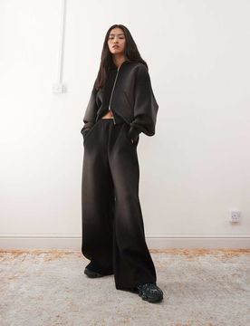 Bas de survêtement d'ensemble ample en imitation néoprène - Noir délavé XS