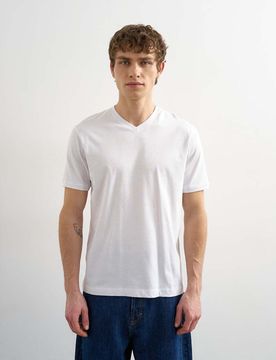 T-Shirt in Weiß mit klassischer Passform und V-Ausschnitt Weiß M