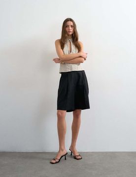 Elegante Bermudashorts aus Leinen in Schwarz mit ovalem Beinschnitt Schwarz 40