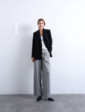 Elegante Hose in Hellgrau mit hohem Bund und zwei Bundfalten Grau 32