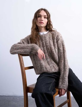 Flauschige Strickjacke in Hellbeige mit Zopfmuster-Neutral Neutral XS